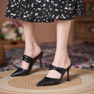 รองเท้าส้นสูง size 30 - 40