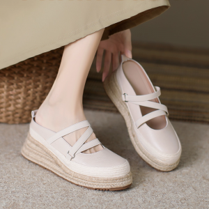 รองเท้าส้นเตารีด size 33 - 39